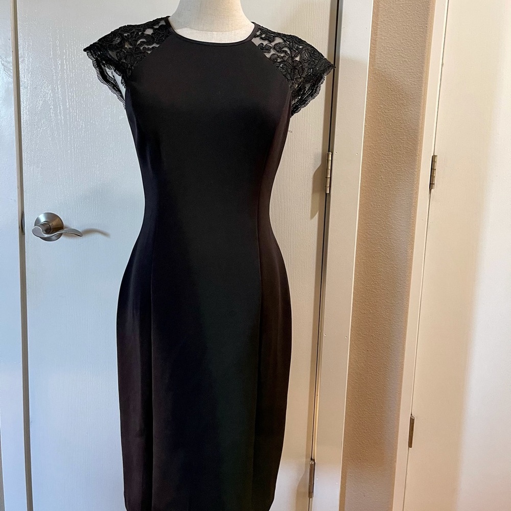 Vince Camuto | Dresses | Vince Camuto Lace Shoulders Sheath Dress